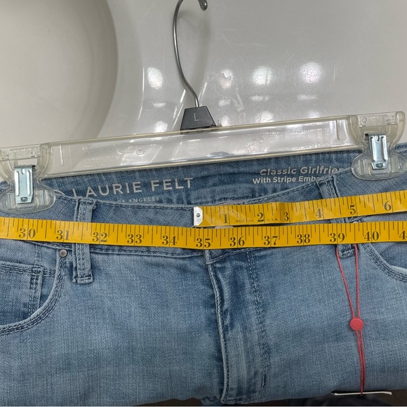 Laurie Felt Classic Girlfriend Jeans. 28” inseam and 34.5 loose waist - Picture 4 of 12